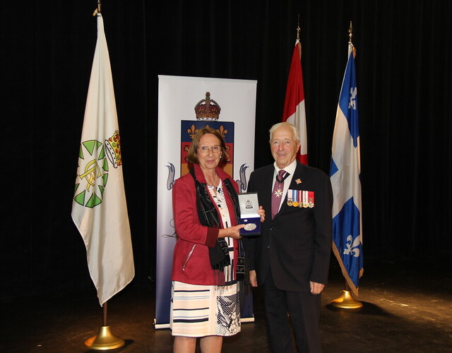 Reconnaissance pour quatre bénévoles et une étudiante de Cap-Saint-Ignace par l'honorable J. Michel Doyon