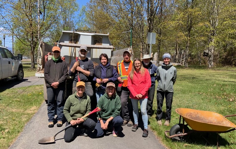 Retour sur la 3e édition de notre journée de plantation et d'entretien d'arbres à Cap-Saint-Ignace !