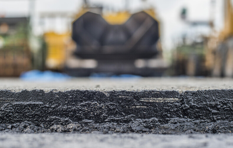 Travaux de pavage d'asphalte